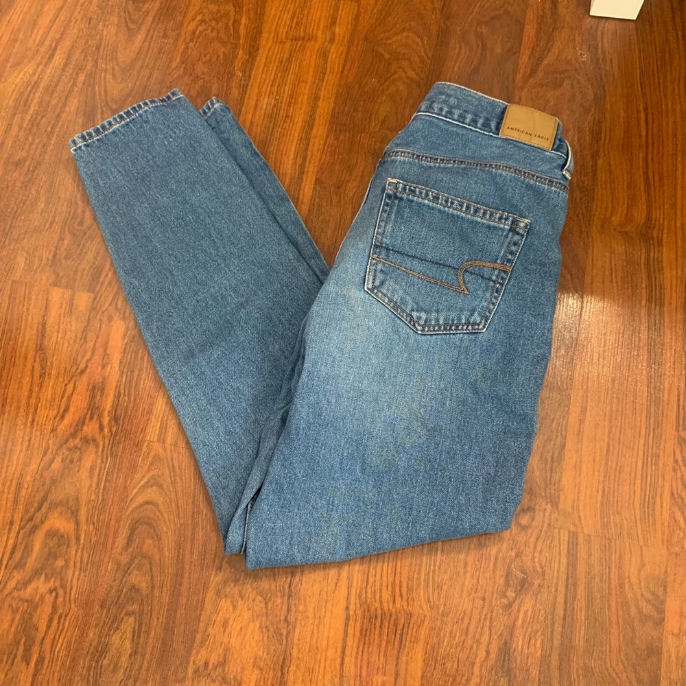 American Eagle mom jeans